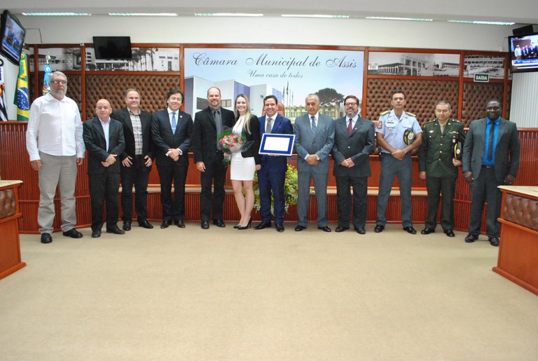 Vereadores homenageiam Juiz Federal em Sessão Solene Vereadores homenageiam Juiz Federal em Sessão Solene