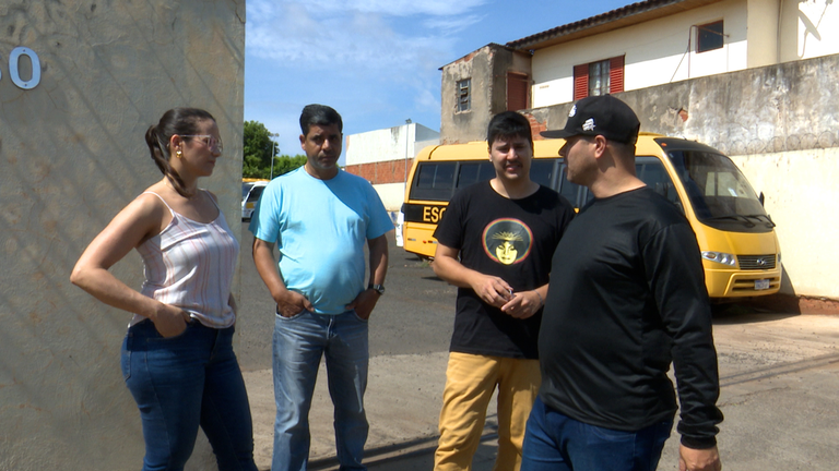 Vereadores investigam cancelamento de viagens escolares e formação de professores na rede municipal Vereadores investigam cancelamento de viagens escolares e formação de professores na rede municipal
