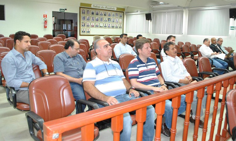 Vereadores participam de Audiência Pública sobre Transporte Urbano Vereadores participam de Audiência Pública sobre Transporte Urbano