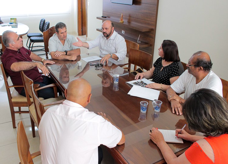 Vereadores participam de reunião sobre o serviço do transporte público urbano Vereadores participam de reunião sobre o serviço do transporte público urbano