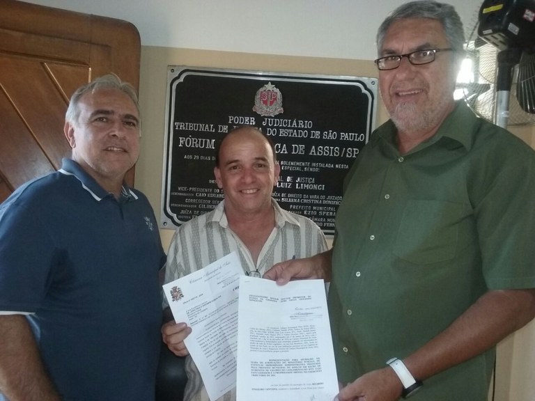 Vereadores protocolam representação no Ministério Público sobre aumento de IPTU Vereadores protocolam representação no Ministério Público sobre aumento de IPTU