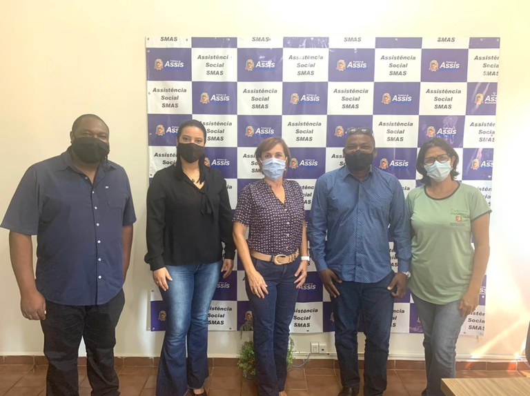 Vereadores realizam reunião com Secretária da Assistência Social Vereadores realizam reunião com Secretária da Assistência Social