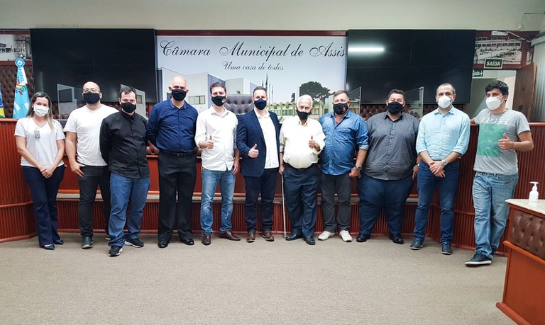 Vereadores recebem Deputado Federal na Câmara Municipal de Assis Vereadores recebem Deputado Federal na Câmara Municipal de Assis