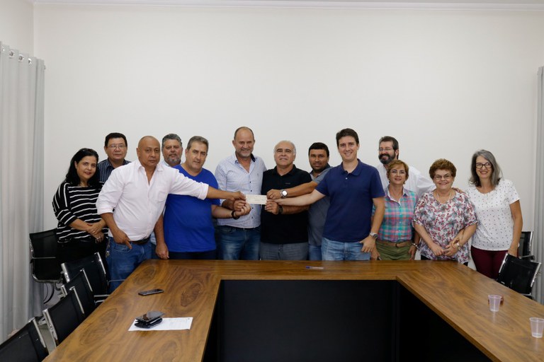 Vereadores se reúnem com Prefeito para devolução de recursos Vereadores se reúnem com Prefeito para devolução de recursos