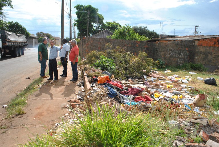 Vereadores solicitam melhorias na Vila Ribeiro. Vereadores solicitam melhorias na Vila Ribeiro.