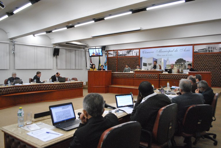 Vereadores votam um milhão para reforma do Terminal Rodoviário Vereadores votam um milhão para reforma do Terminal Rodoviário